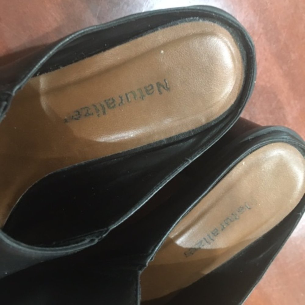Size 9 Naturalize black Mules - Picture 2 of 4